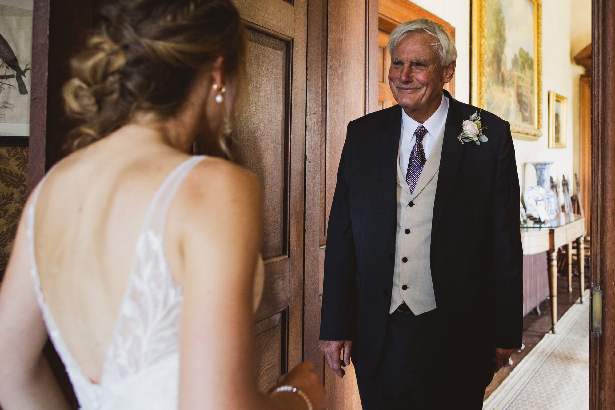 dad seeing bride for the first time at glemham hall