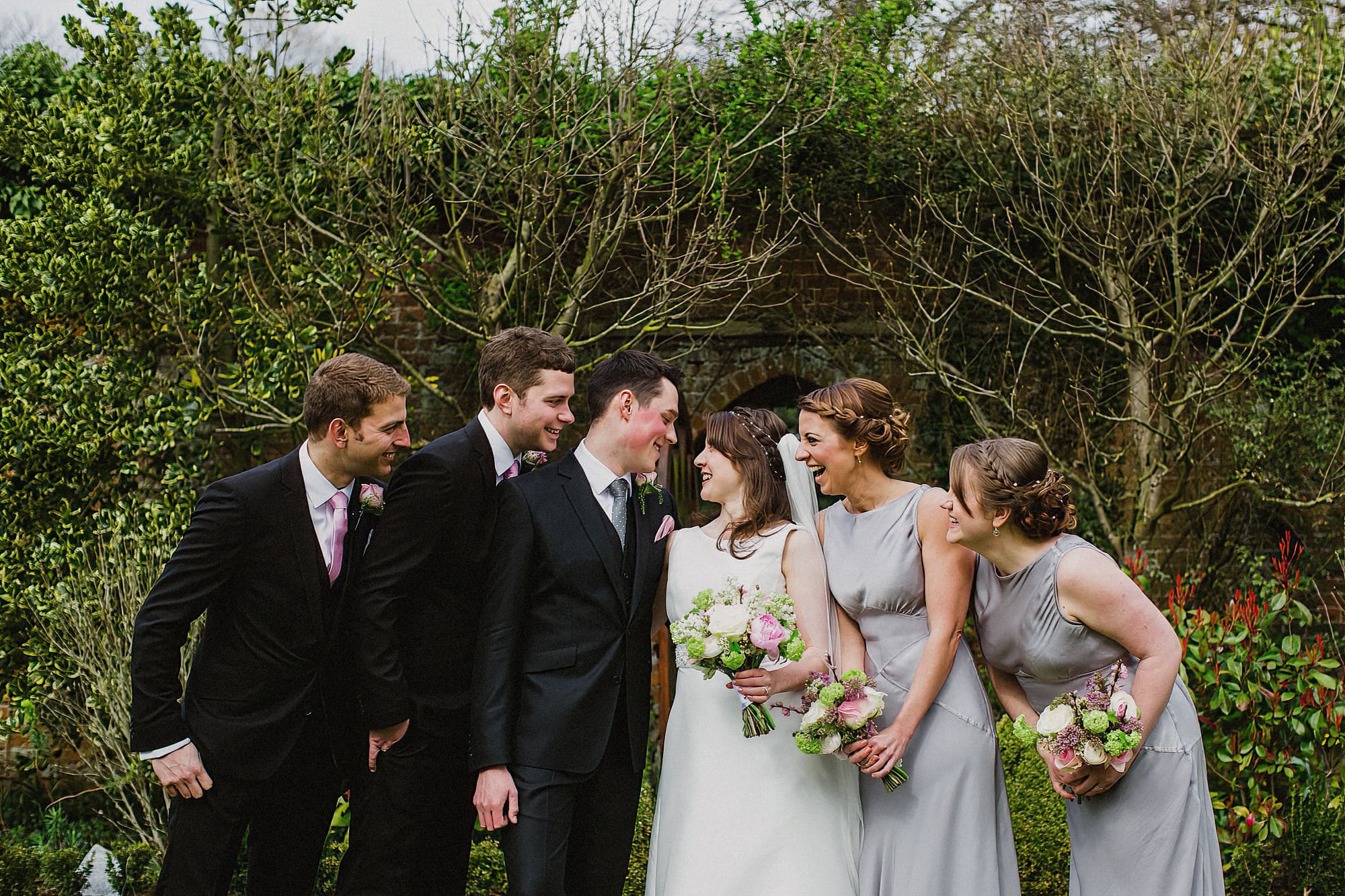 bride and groom with bridesmaids and groomsmen